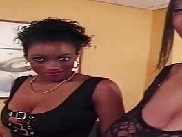 Mannen gav den sexfilm lesbian till unga tjejers mun