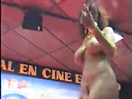 Tatuerade tjejer är knullade med en stor kuk i saftiga son sexfilm hål